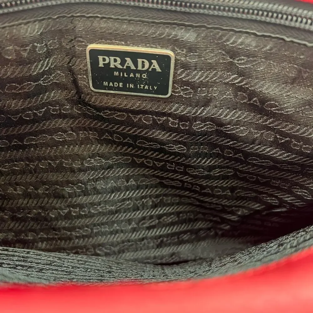 Vintage Tessuto Prada Red Tote Bag with Structured Design
